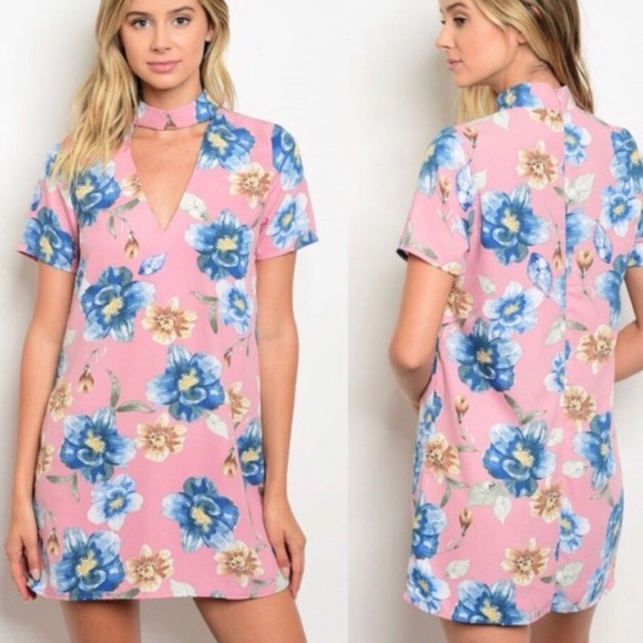 Dresses & Skirts - Cute floral dress!
